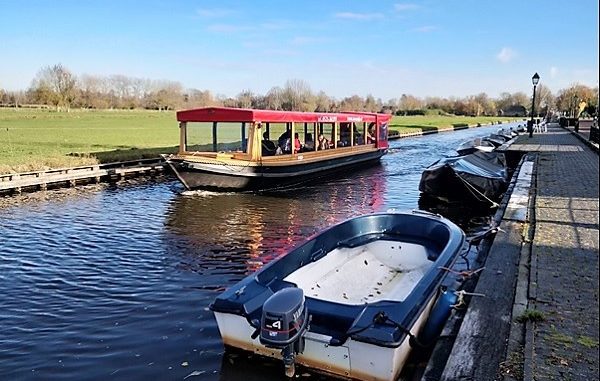Giethoorn Menikmati Syahdu "Little Venice Giethoorn" di Belanda