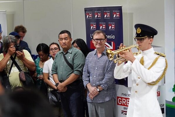 The Central Band of The Royal Airforce dan 1st Battalion of Grenadier Guards di Jakarta