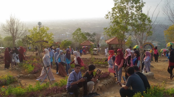 Taman di atas Tebing Breksi Yogyakarta 