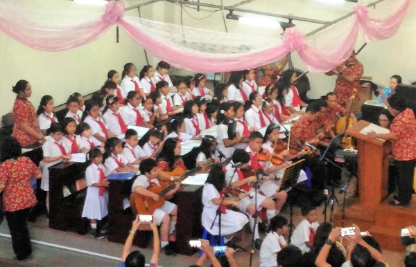 Harmoni musik keroncong dan paduan suara anak-anak SD Marsudirini Bekasi 