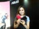 Model menunjukkan smartphone Asus yang baru diluncurkan di tahun-tahun yang telah berlalu (KalderaNews/JS de Britto)