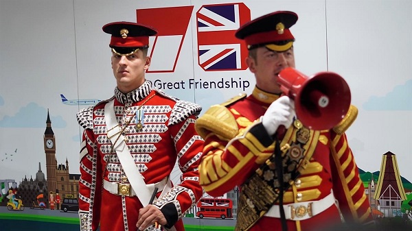 The Central Band of The Royal Airforce dan 1st Battalion of Grenadier Guards di Jakarta