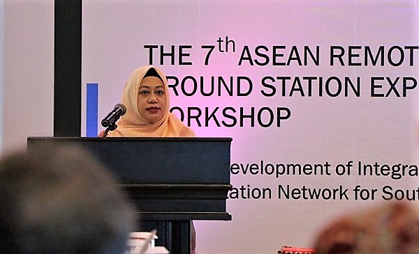 Deputi Bidang Penginderaan Jauh, Dr. Orbita Roswintiarti di The 7th ASEAN Remote Sensing Ground Station Experts Exhange Workshop di Makassar