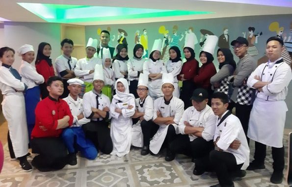 Para siswa SMK di French Pastry and Bakery Tahun 2019 di Hotel Horison Bekasi, 18-20 September 2019