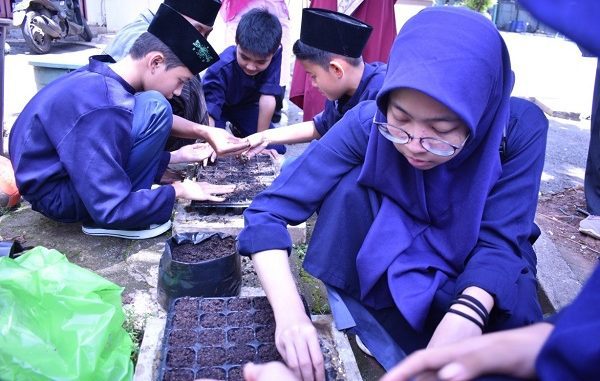 Workshop Pesantren Hijau di Pesantren Al-Manar Azhari Depok, 5-6 Maret 2020 bersama santri SMP dan ustadz-ustadzah pendamping