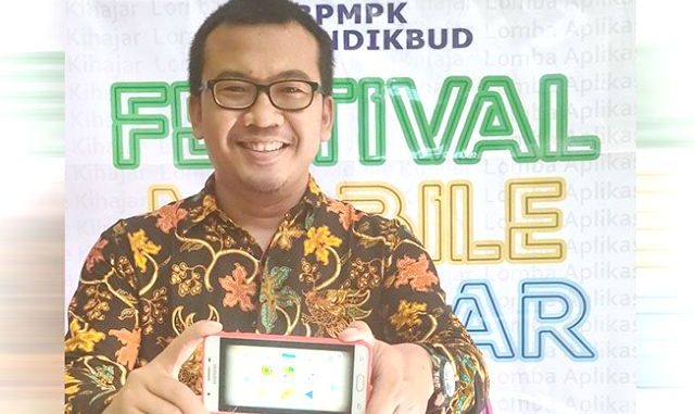 Hendrik Hermawan raih jura pertama Lomba Aplikasi Mobile Ki Hajar 2020. (Ist.)