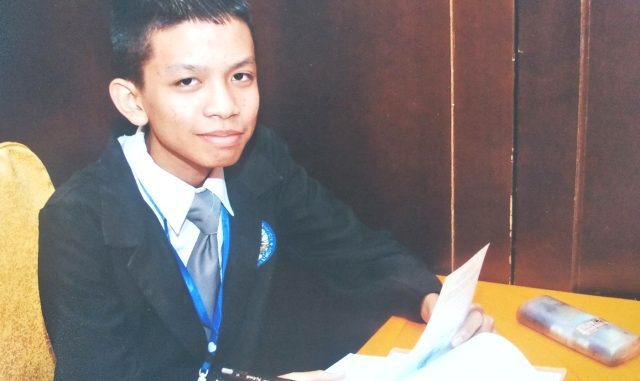 Yafi Amri, siswa Madrasah Aliyah Negeri 1 Pekanbaru (MAN 1 Pekanbaru) yang berhasil meraih juara dalam ajang International Award Astonomy and Astrophysics Competition (IAAC) Edition of 2020. (Ist.)