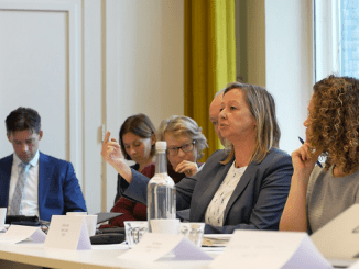 Karin Paardenkooper dari University of Twente menyampaikan apresiasi pada LPDP saat diskusi di Kantor Nuffic, Den Haag, Belanda, Senin, 19 November 2018