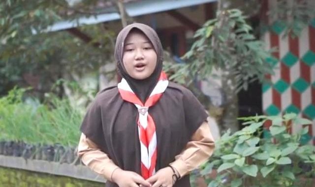 Syifa Asni Aulia, siswi Madrasah Tsanawiyah (MTs) NU 2 Cilongok, Banyumas, Jawa Tengah juara Vlog Penggalang tingkat nasional. (KalderaNews.com/Dok. Pribadi)