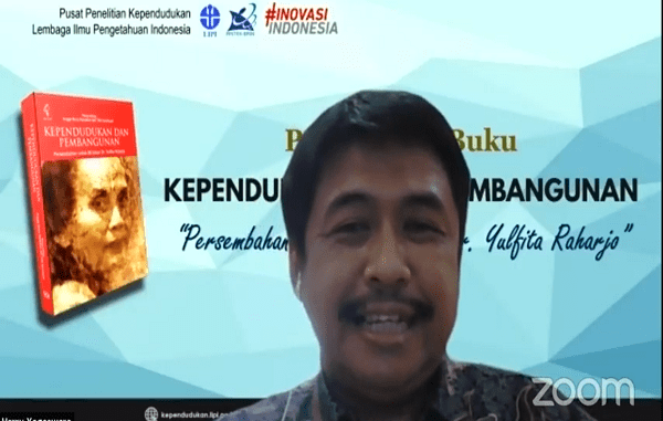 Kepala Pusat Penelitian Kependudukan LIPI, Herry Yogaswara pada peluncuran buku "Kependudukan dan Pembangunan: Persembahan untuk 80 Tahun Dr. Yulfita Raharjo" (11/12) (KalderaNews/Dok. Syasa Halima)