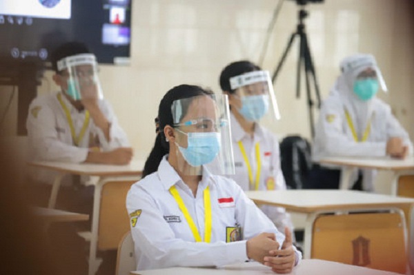 Simulasi Sekolah Tatap Muka di SMPN 1 Surabaya