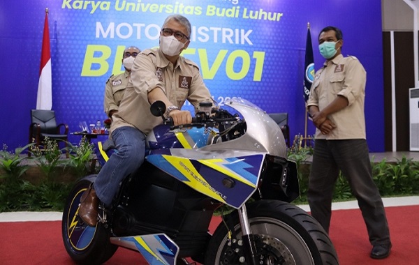 Universitas Budi Luhur (UBL) luncurkan motor listrik pada Kamis, 14 Januari 2021. UBL berperan aktif menciptakan produk ramah lingkungan (KalderaNews/Dok.UBL)