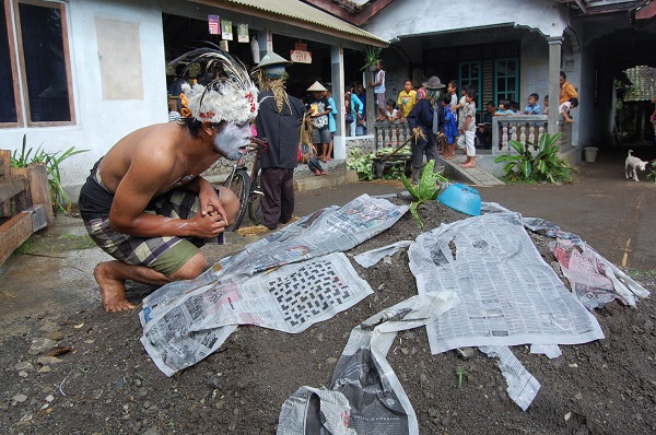 Kemeriahan Perayaan Hari Buku Sedunia di Rumah Baca Komunitas Merapi (RBKM) di Lereng Gunung Merapi secara offline sebelum masa-masa pandemi Covid-19