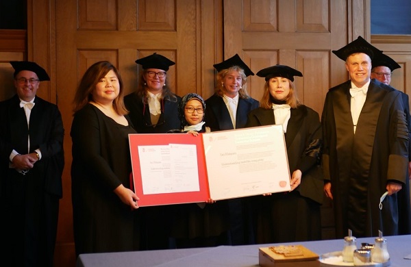 Isti Hidayati menerima Wierenga-Rengerink Prize dari University of Groningen pada Kamis, 1 Juli 2021
