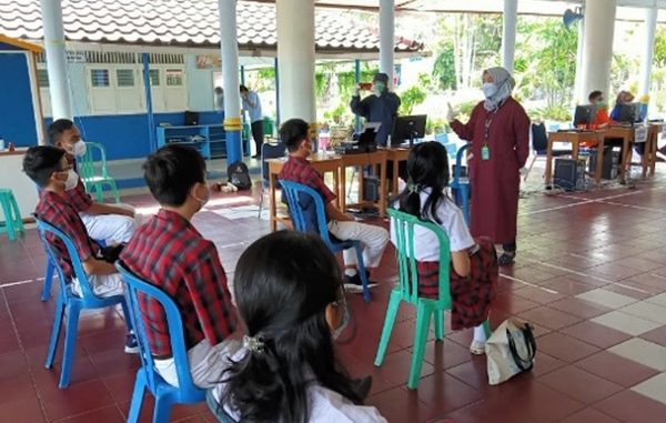 Vaksinasi peserta didik SMP Sint Carolus dan SMA Sint Carolus yang berumur 12 tahun ke atas di SMP Sint Carolus Bengkulu pada 2-5 Agustus 2021. Kegiatan ini terlaksana berkat kerjasama dengan UPTD Puskesmas Pasar Ikan Kota Bengkulu