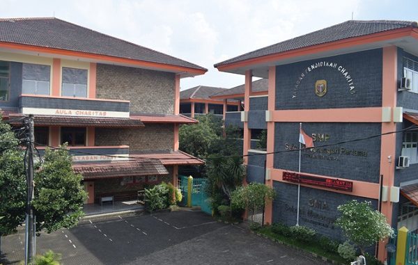 SMA Charitas di Jakarta Selatan