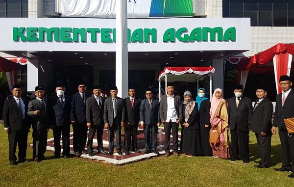 Para guru besar rumpun ilmu agama yang baru dikukuhkan Menag