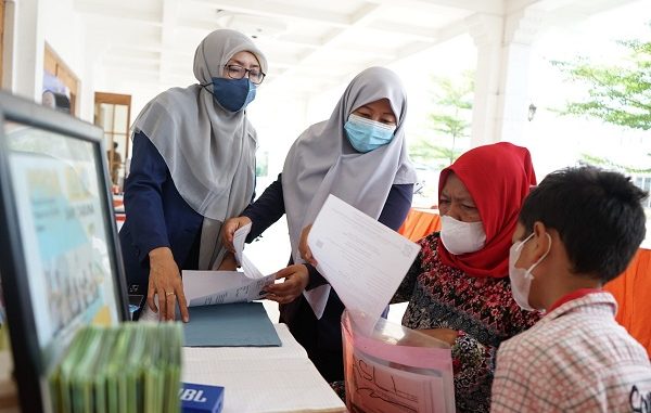 Pendaftaran Peserta Didik Baru (PPDB) SMP Swasta Surabaya secara offline di Balai Pemuda, Selasa, 12 Juni 2022