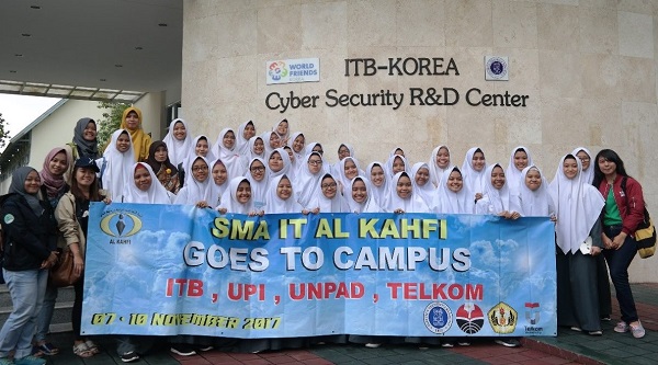 SMAS AL KAHFI Bogor