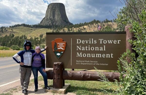 Devils Tower National Monument (KalderaNews/IG @joneszsrides)