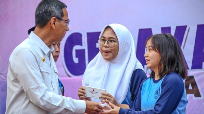 Penjabat (Pj.) Gubernur DKI Jakarta Heru Budi Hartono mengunjungi sekolah-sekolah untuk memantau langsung Gerakan Aksi Bergizi