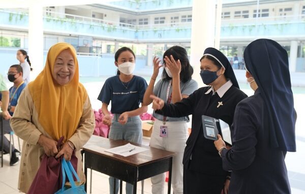 Bakti sosial untuk warga sekitar Sekolah Tarakanita Pulo Raya di Jl. Pulo Raya 1V/17, Kebayoran, Jakarta pada Sabtu 11 Maret 2023