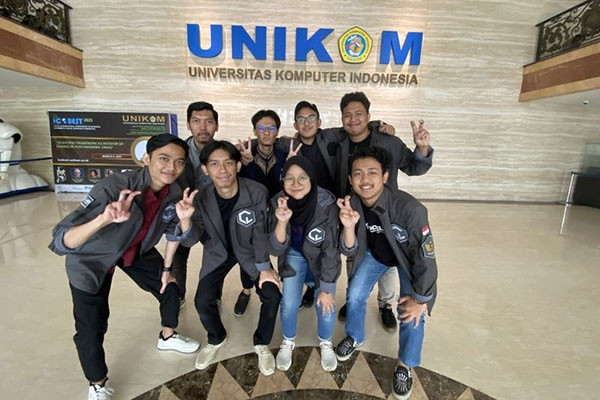 Mahasiswa Universitas Komputer Indonesia (Unikom) Wakili Indonesia Di ...