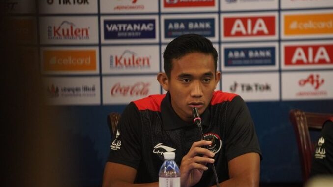 Bek timnas U22 Indonesia, Rizky Ridho, berbicara dalam konferensi pers menjelang laga Indonesia vs Vietnam, Jumat (12/5/2023) siang WIB (KalderaNews.com/lst.)