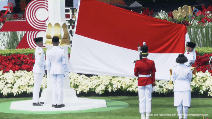 Tim Pasukan Pengibar Bendera Pusaka (Paskibraka) yang bertugas pada Upacara Peringatan Detik-Detik Proklamasi Kemerdekaan Republik Indonesia pada Kamis, 17 Agustus 2023 sukses mengibarkan bendera Merah Putih.