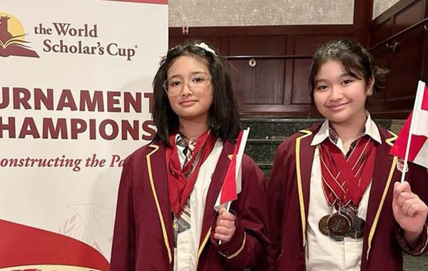 Aisha Kintan Katiluna dan Neby Raihana Zahra, siswi Binus School Simprug meraih medali dalam turnamen akademik di Yale University, AS. (dok.Pribadi)