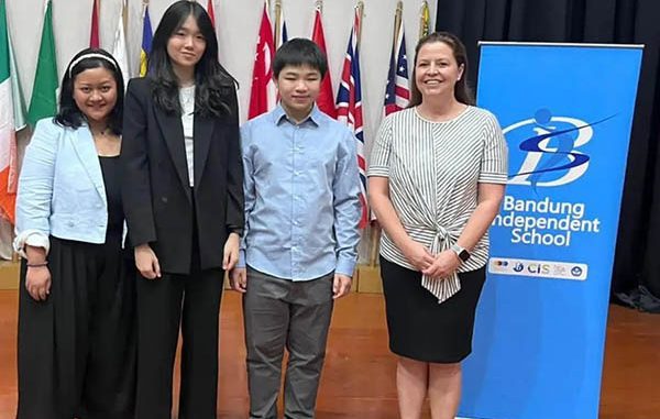 Siswa Bandung Independent School (BIS) berhasil menjadi juara II di ajang NSDC (National Schools Debating Championships). (dok.BIS)