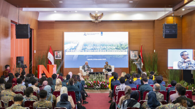 Secretary General Mohammad Zainal Fatah and Director General Jaap Slootmakers shared their perspectives on the collaboration of more than forty years between Indonesia and the Netherlands in the field of Water