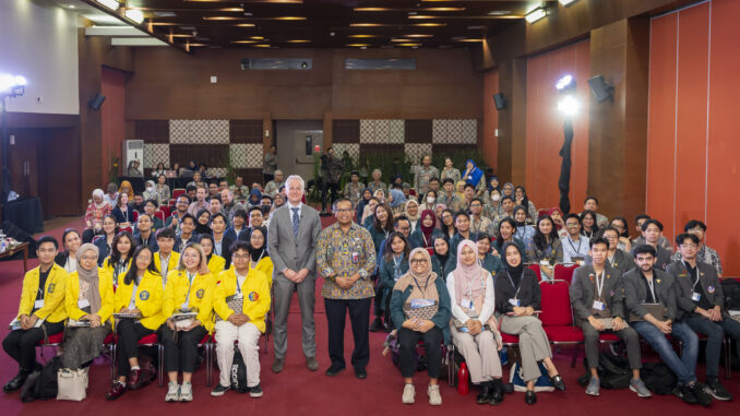 Talk show Kementerian Indonesia-Belanda bertemakan "Balancing Green and Grey Infrastructure" atau "Menyeimbangkan Infrastruktur Hijau dan Abu-abu" di Jakarta pada 29 November 2023