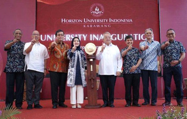 STMIK dan STIKES Kharisma Karawang telah resmi berubah status menjadi Horizon University Indonesia. (dok.kampus)