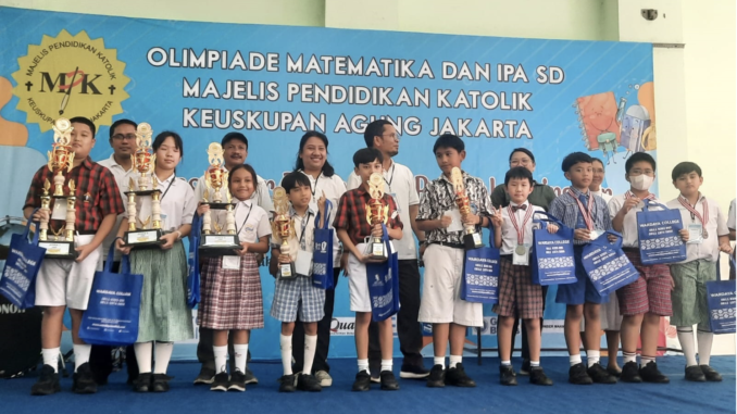 Para Pemenang Lomba Cerdas Cermat IPA dan Matematika Tingkat SD MPK KAJ