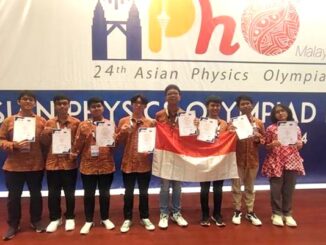 Delapan siswa tim olimpiade fisika Indonesia di ajang Asian Physics Olympiad (APHO) 2024. (Ist.)