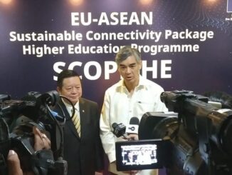 Dr Kao Kim Hourn, Secretary-General of ASEAN and Sujiro Seam, Ambassador of the European Union to ASEAN
