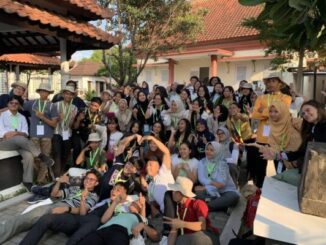 Siswa-siswi SMA dari berbagai kota menjadi duta keberlanjutan yang dikenal sebagai Sampassador berada di Yogyakarta pada Kamis, 1 Agustus 2024