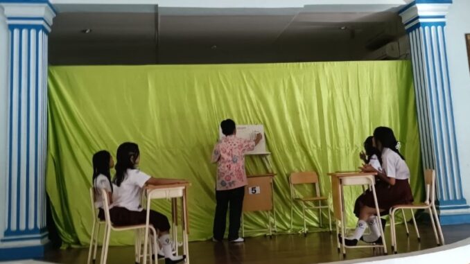 Drama ”Anti Bullying” dan ”Kerja sama” siswa siswa kelas 5 SD Sint Carolus Bengkulu