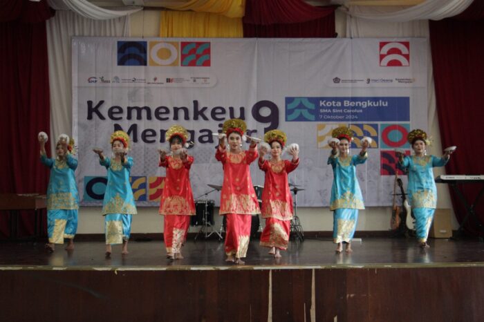 Program Kemenkeu Mengajar di SMA Sint Carolus Tarakanita Bengkulu