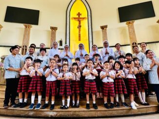 Peserta didik kelas TKB Santo Carolus Surabaya di Gereja Katolik Gembala yang Baik Surabaya