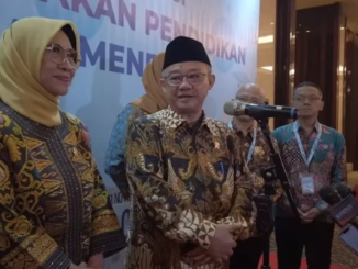 Menidkdasmen Abdul Mu'ti dan Ketua Komisi X DPR RI Hetifah Sjaifudian